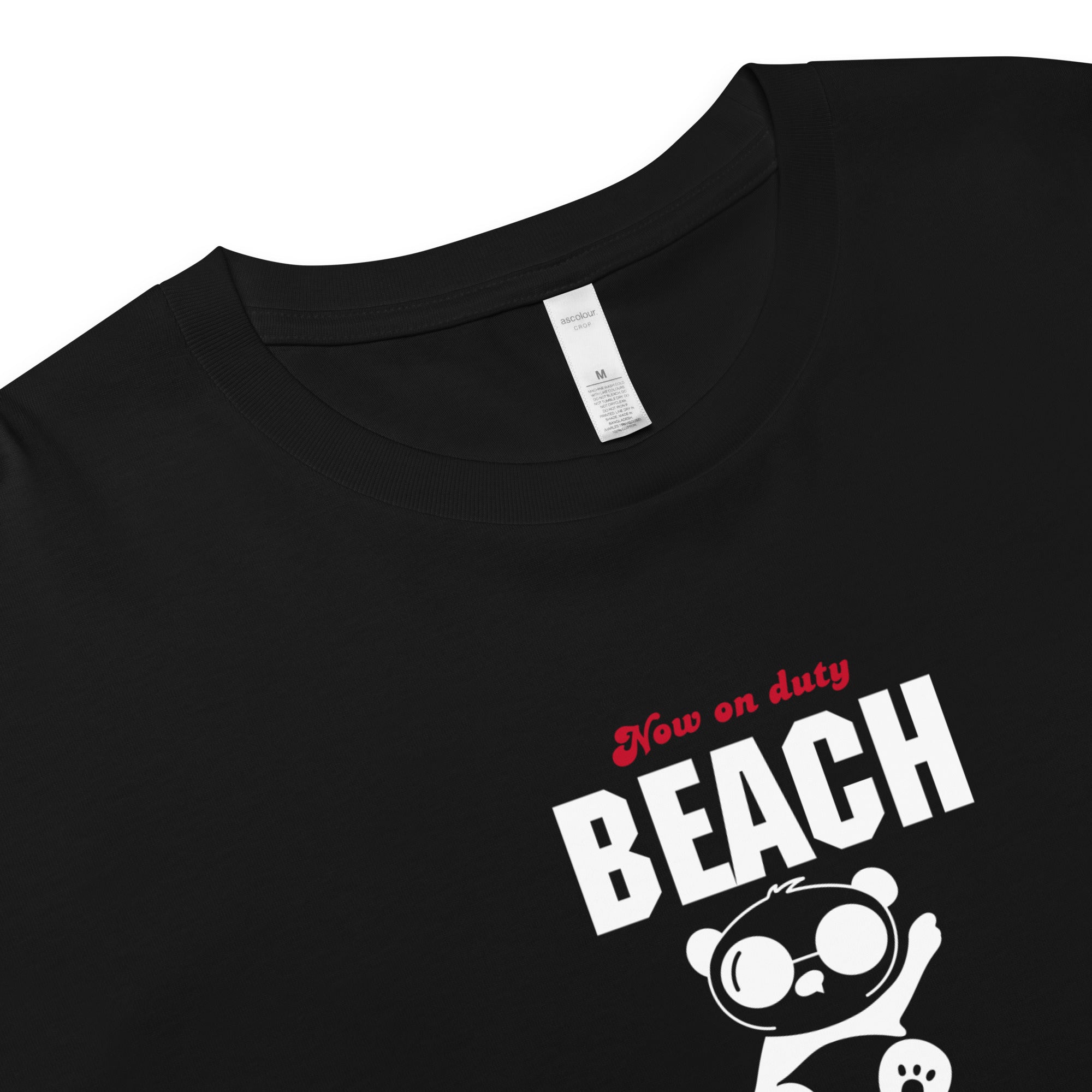 Product mockup close up crew neck and tag 