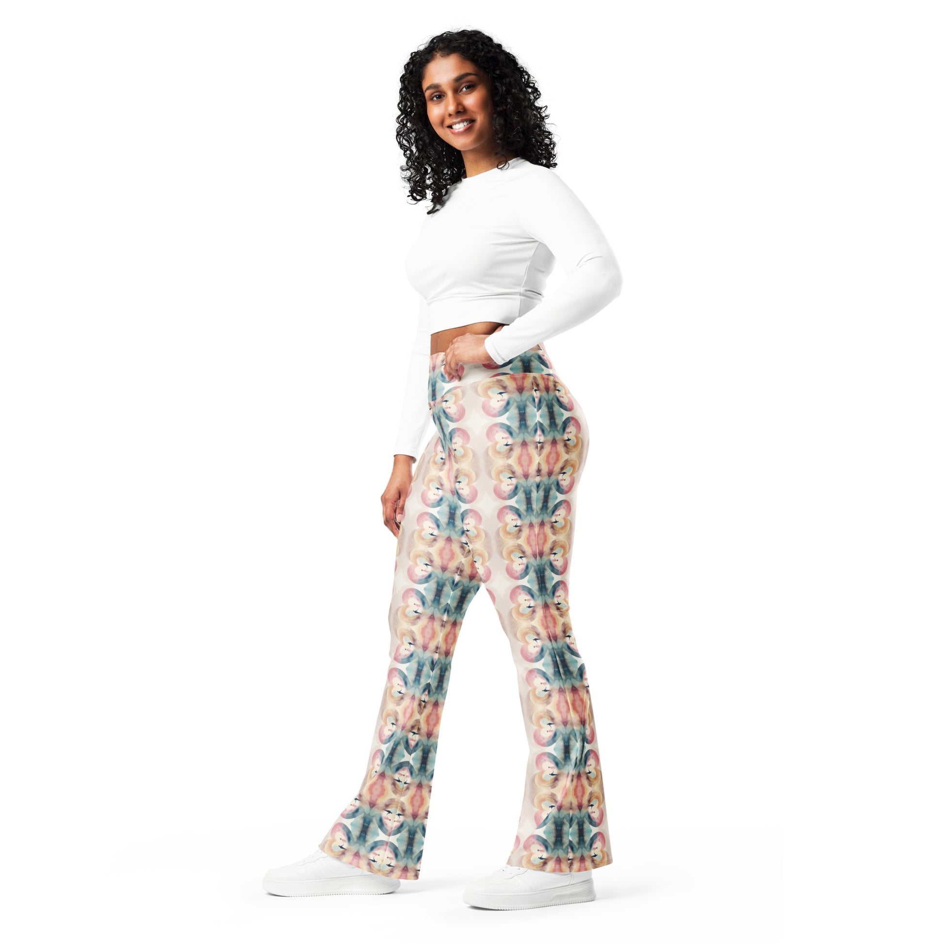 High-Rise Flared Leggings Heart Unity - ErdeGora