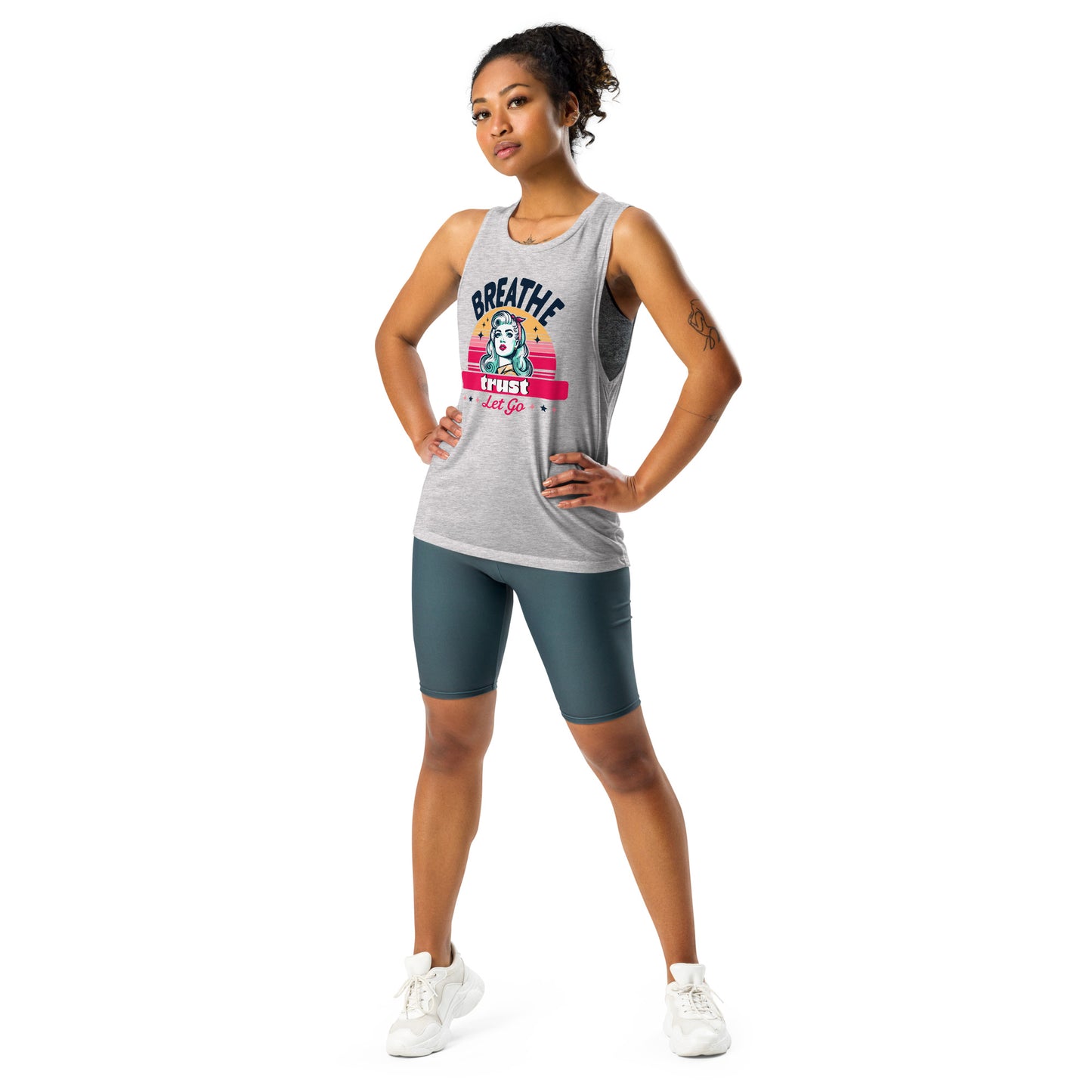 Ladies’ Muscle Tank Breathe, Trust, Let Go - ErdeGora